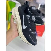 Nike Zoom Vomero - Preto Branco