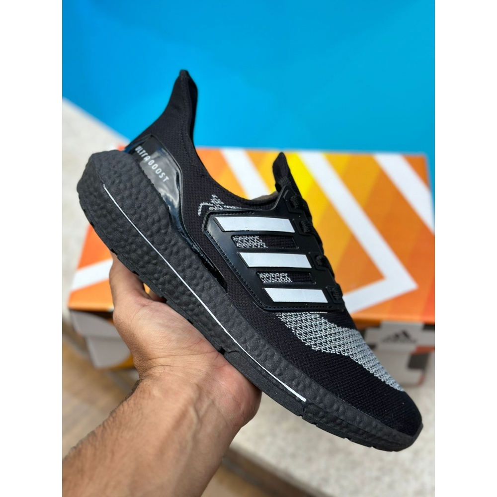 Adidas Boost - Preto Preto Branco