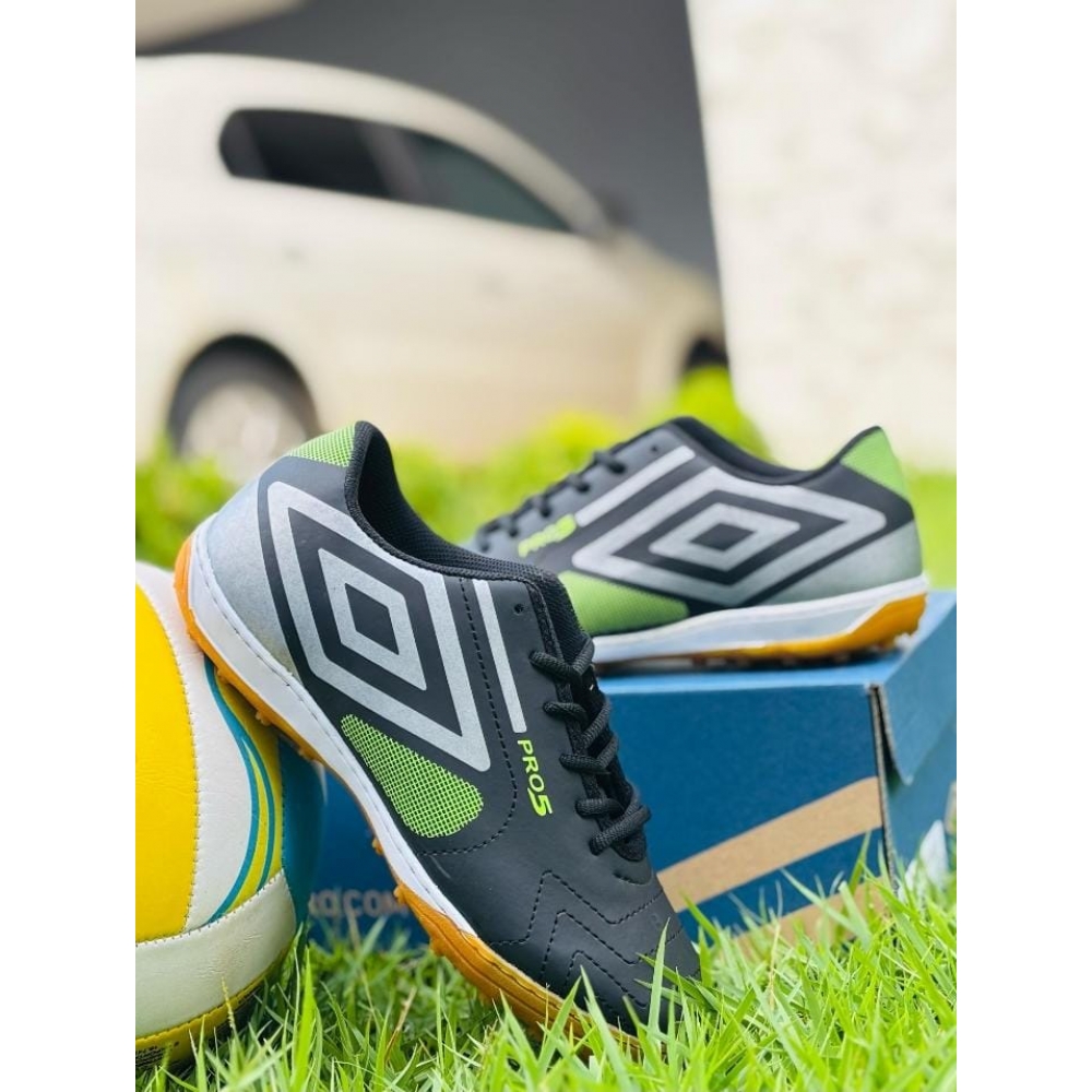 Chuteira Society Umbro  Pro 5 - Preto cinza verde