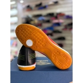 Chuteira Umbro Futsal - Laranja preto