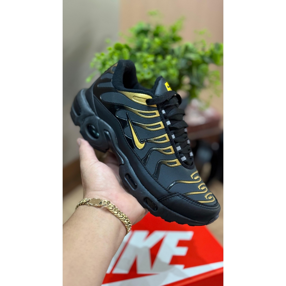 Nike TN - Preto Dourado