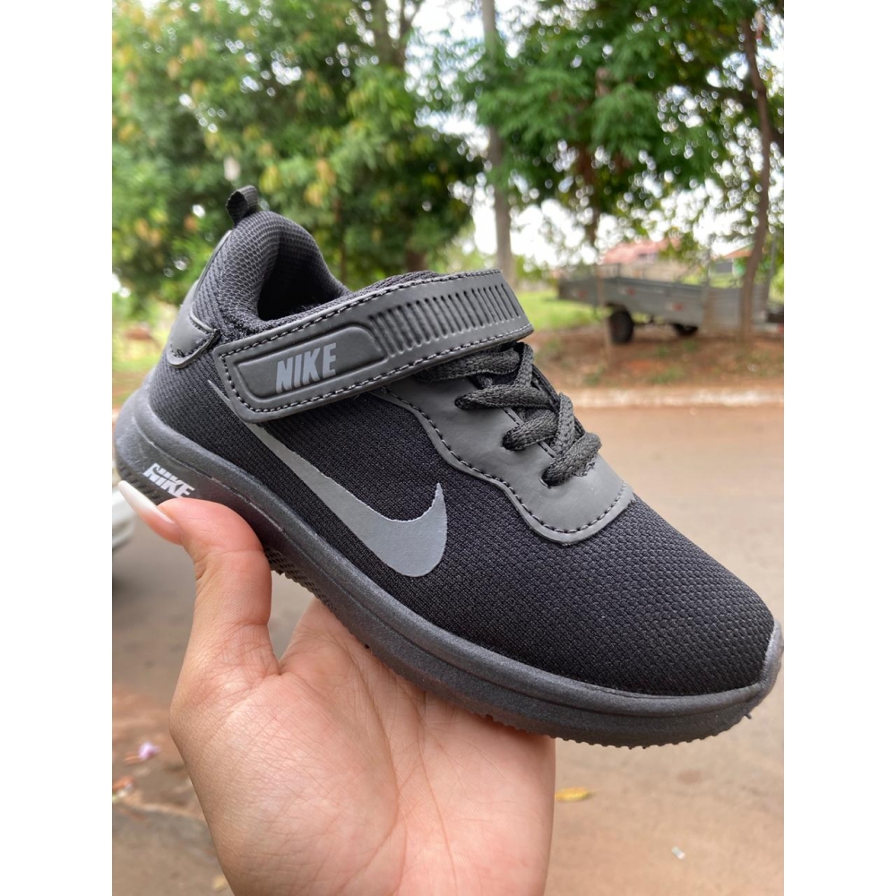 Nike Infantil - Todo Preto