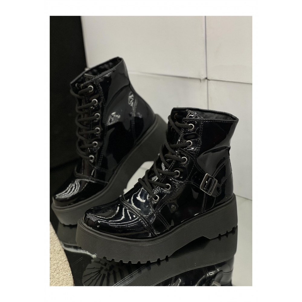 Coturno Plataforma - Preto (com fivela verniz)