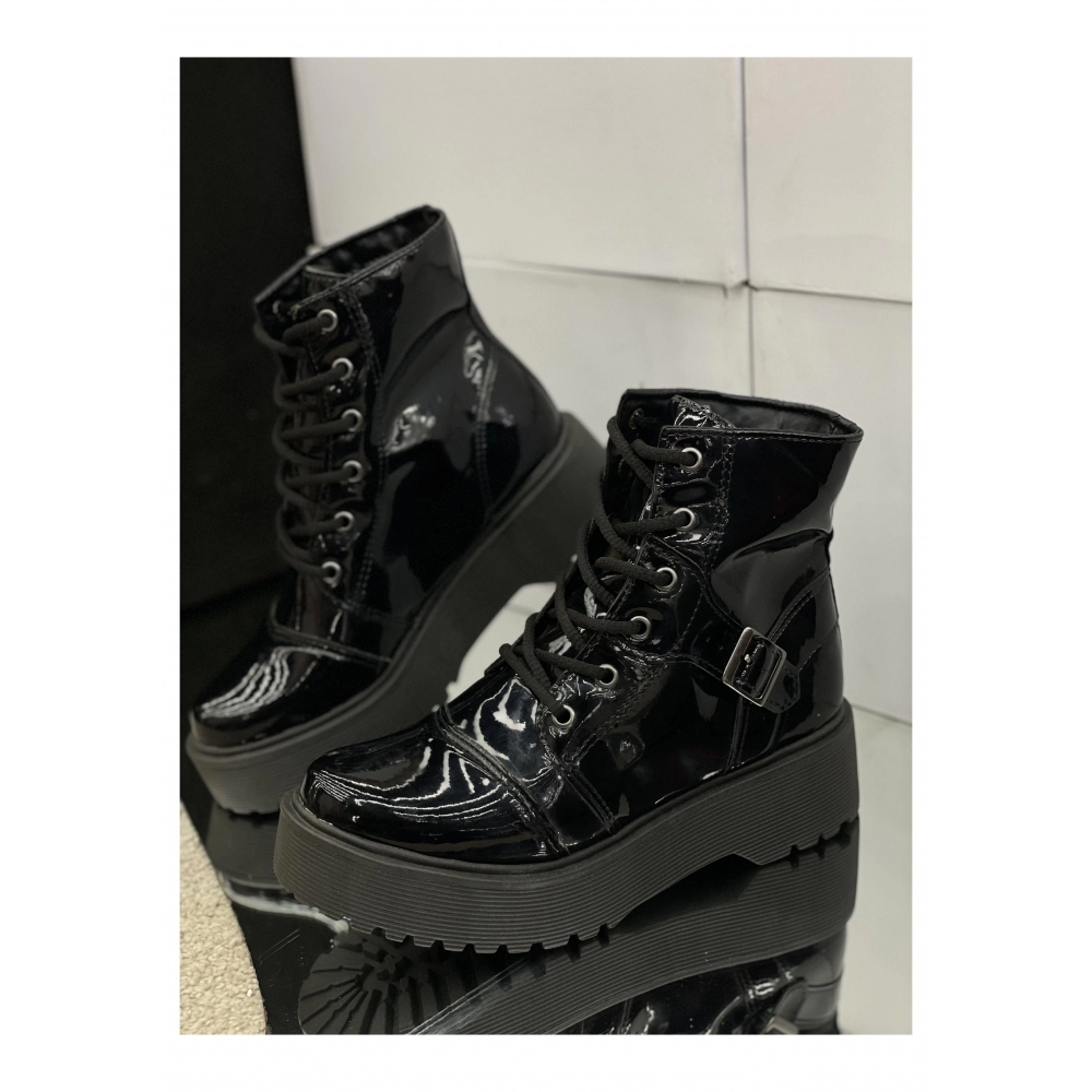 Coturno Plataforma - Preto (com fivela verniz)