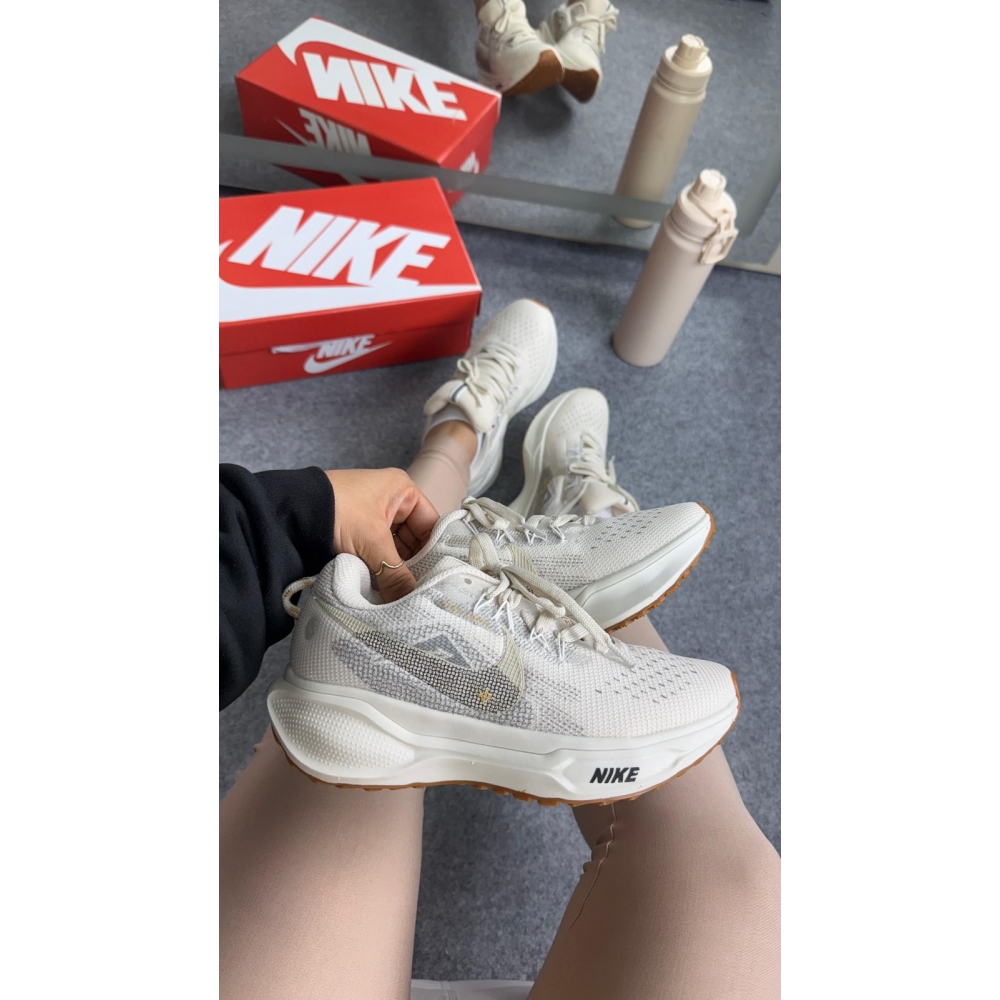 Nike Trail - Off Bege