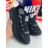 Nike Zoom Vomero - Preto Preto