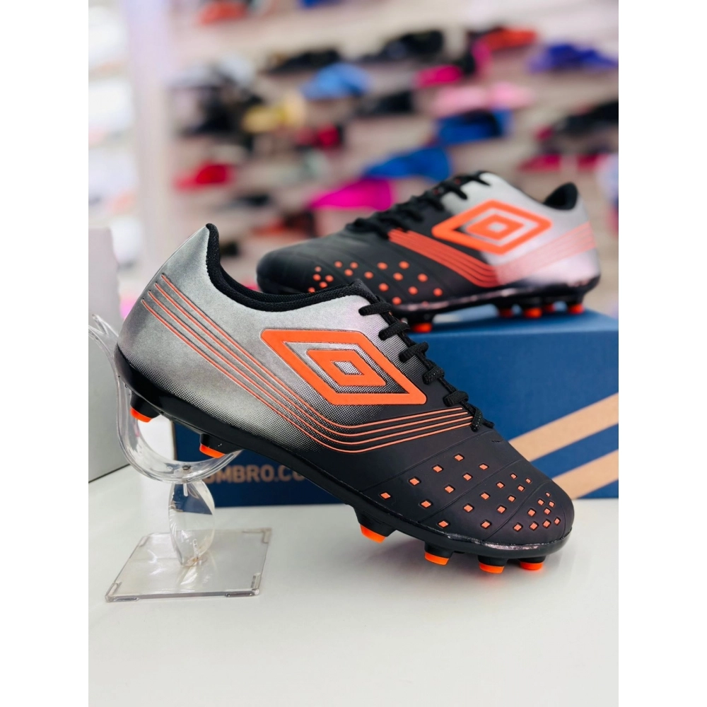 Chuteira Campo Umbro - Preto prata laranja
