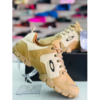 Botinha Oakley Halfrack low 2