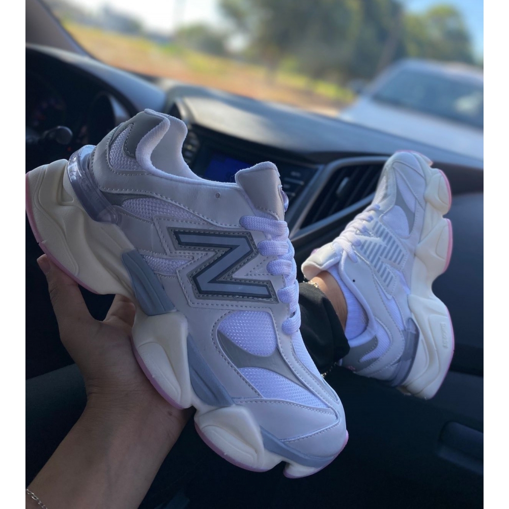 New Balance 9060 - Bege rosa