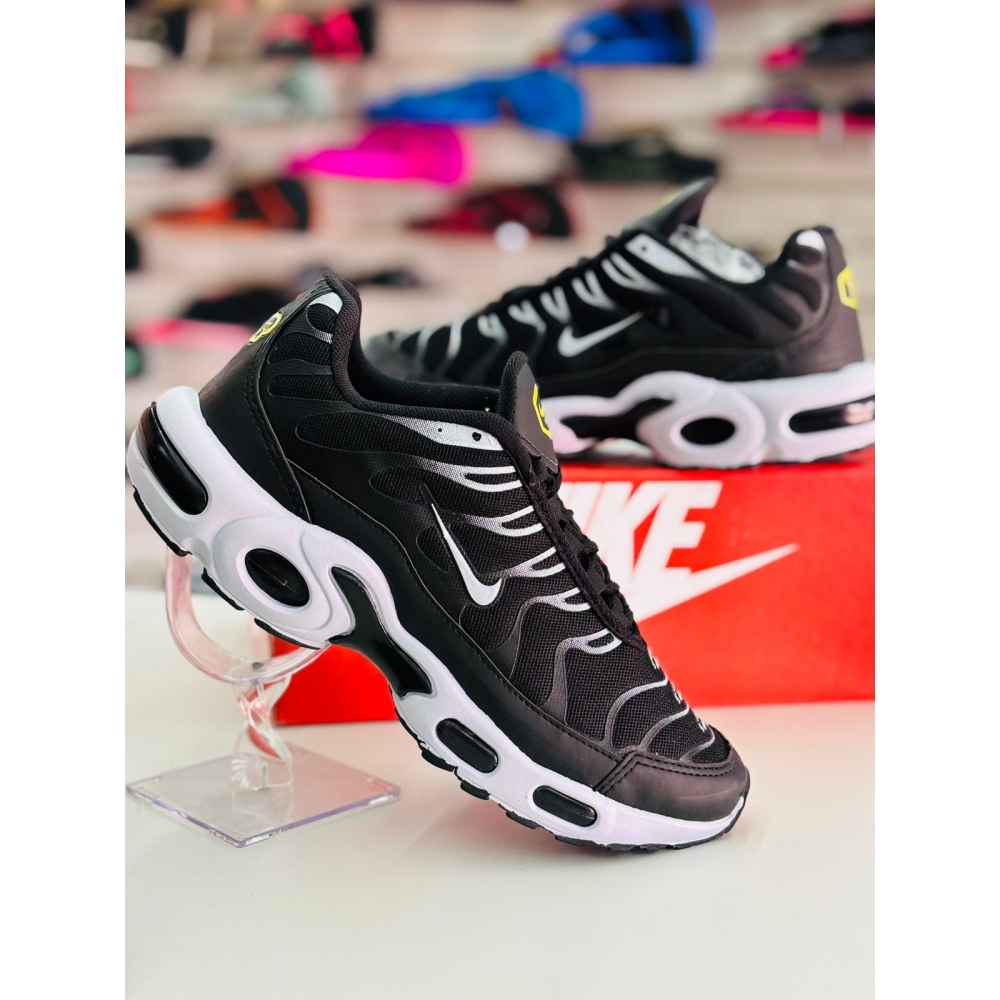 Nike TN - Preto Branco