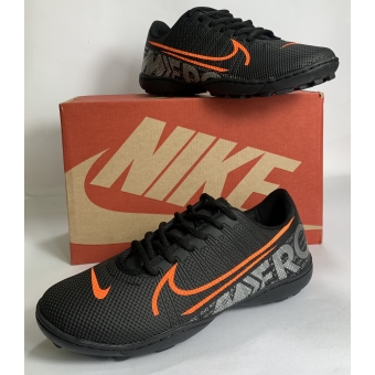 Chuteira Nike Society