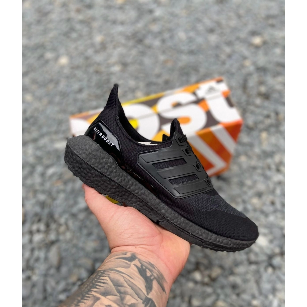 Adidas Boost - Preto Preto